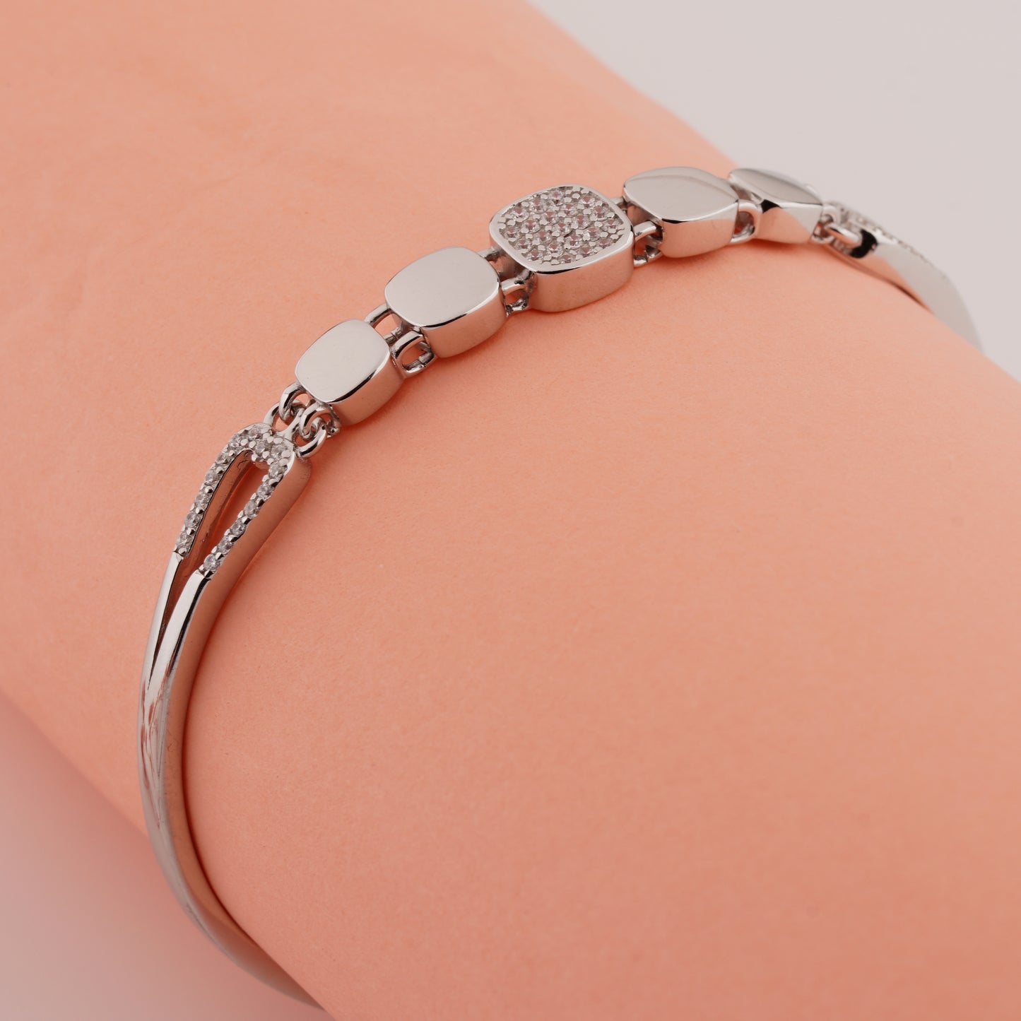 925 Starling Silver Cushion Shape Adjustable Ladies Kada Bracelet