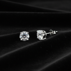 925 Sterling Silver Round Cut Cubic Zirconia Stud Earrings, Classic Solitaire Design, Clear Crystal | Gifts for Women & Girls & Girlfriend |Wedding and Christmas Gifts | BJER-025