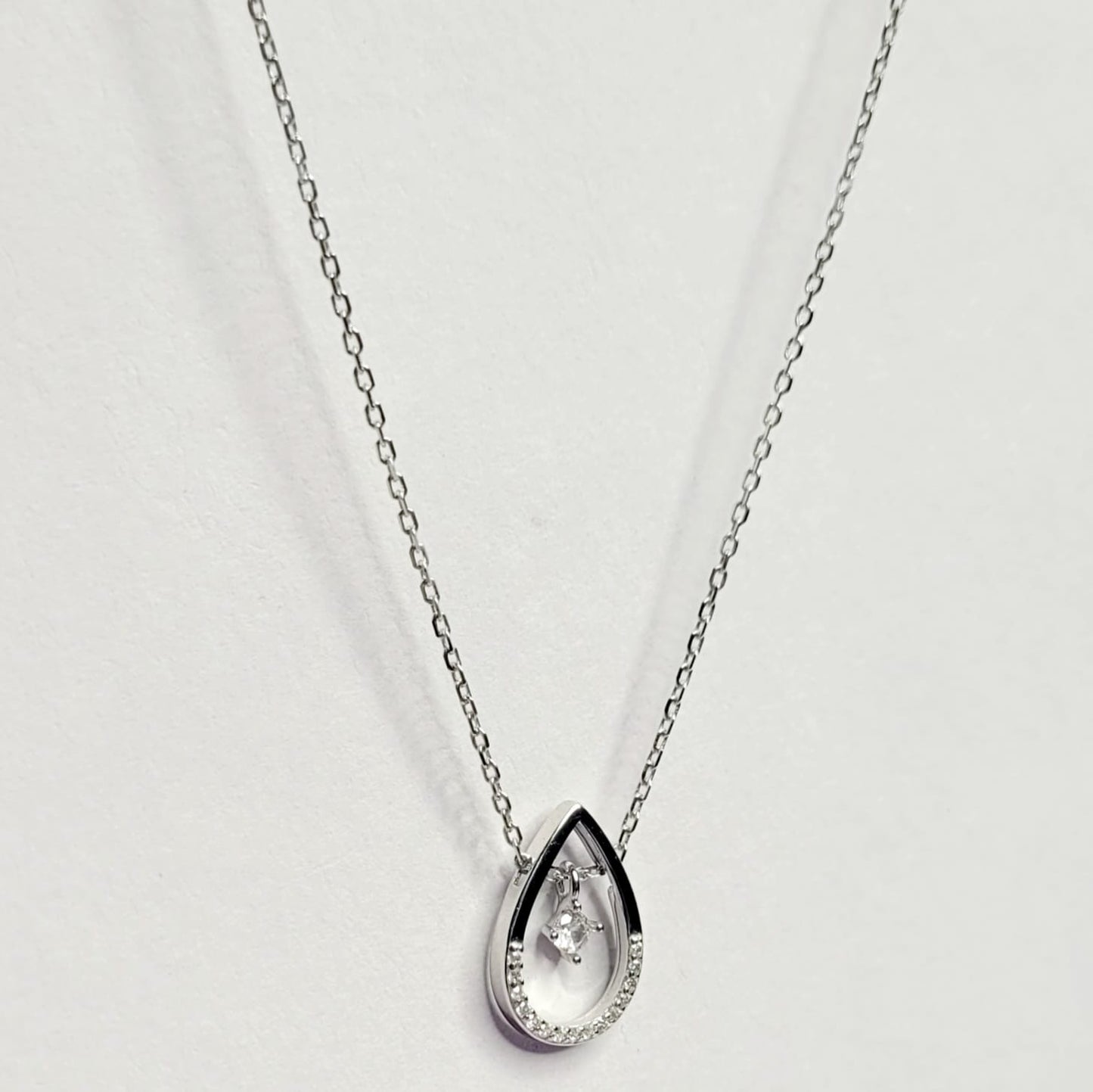 925 Starling Silver Open Pear Floating Diamond Necklace