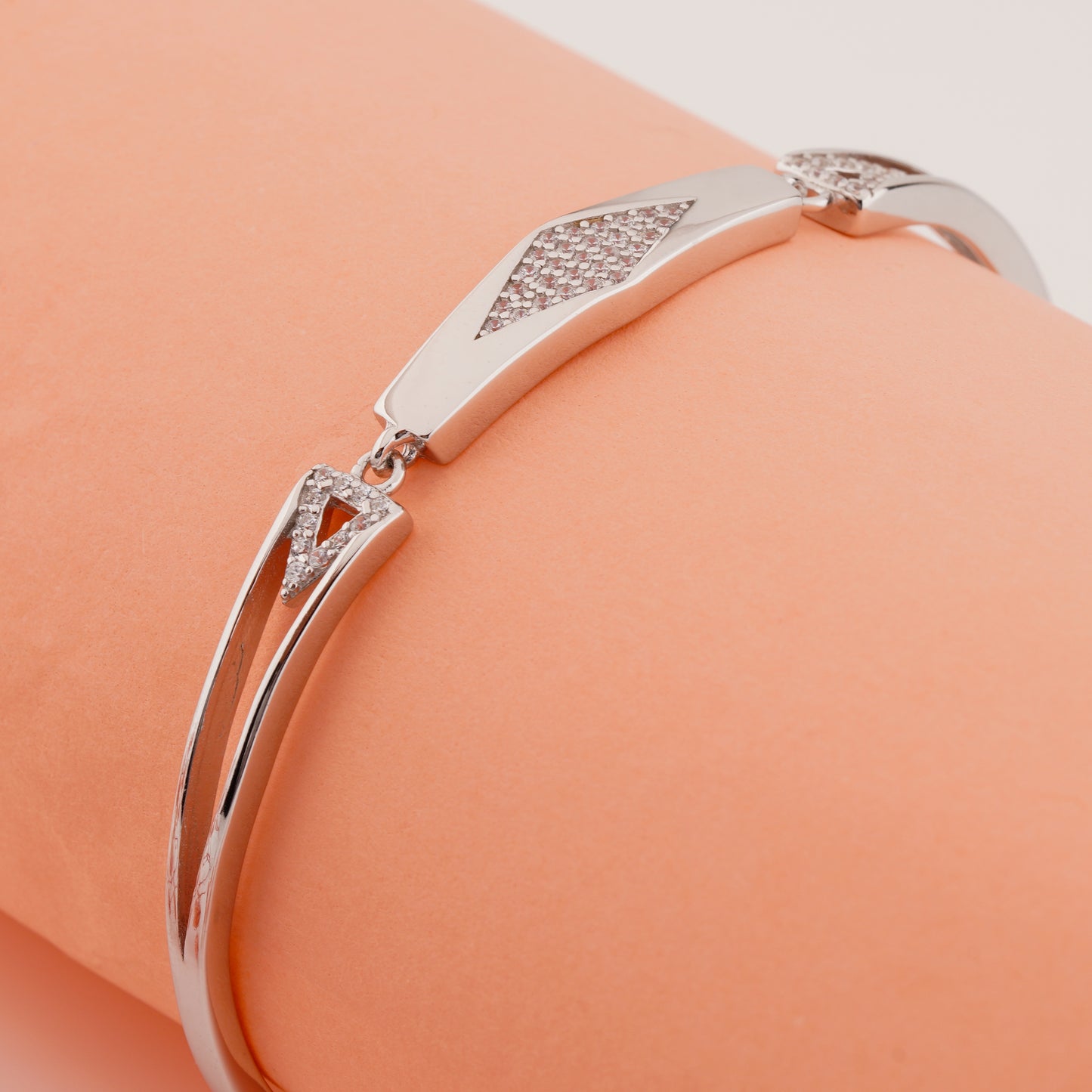 925 Sterling Silver Rhombus Shape Adjustable Ladies Kada Bracelet