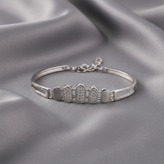 925 Sterling Silver Pavé CZ Oval Link Bracelet | Contemporary Design | BJBR-068