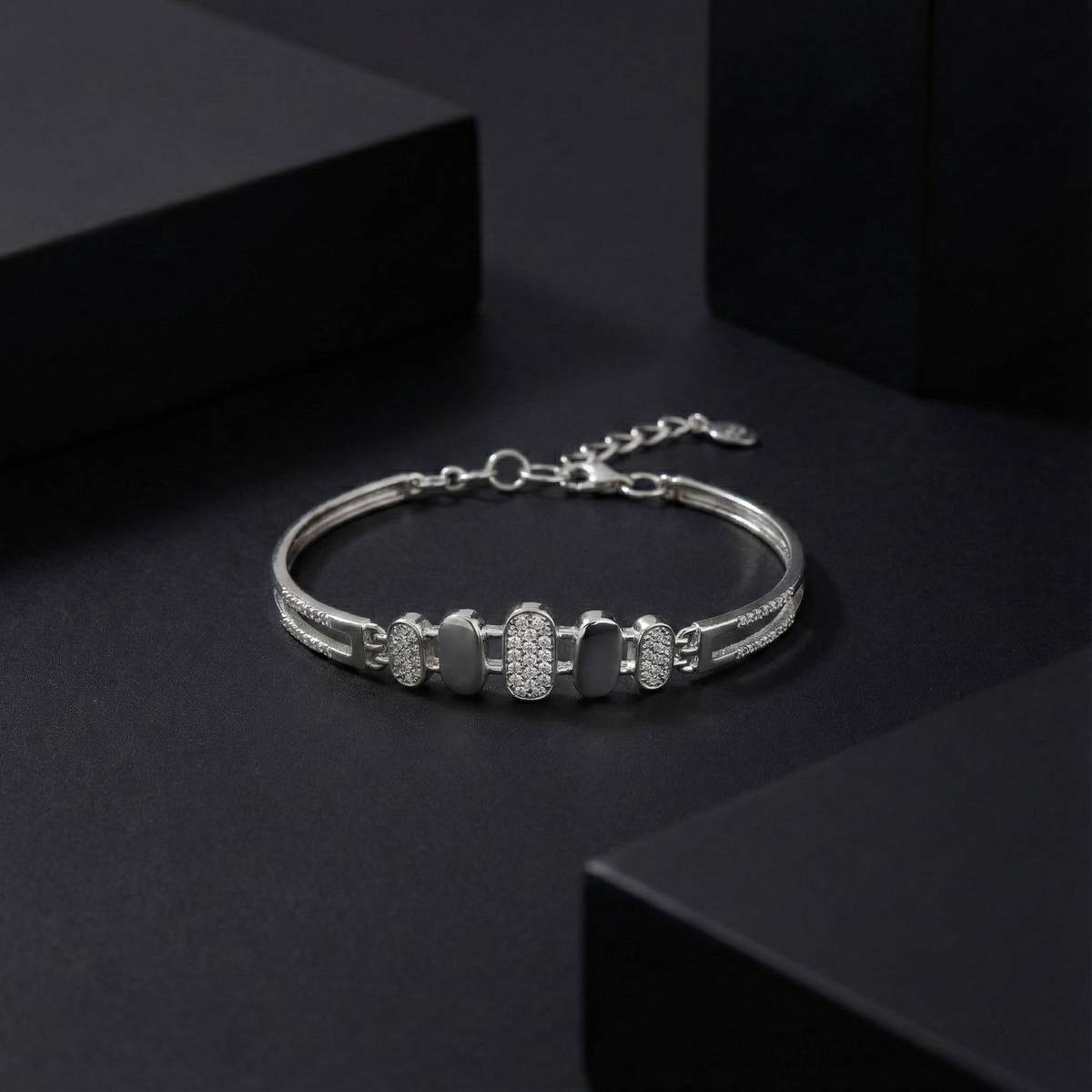 925 Sterling Silver Oval Link CZ Bracelet | Sleek Contemporary Design | BJBR-059