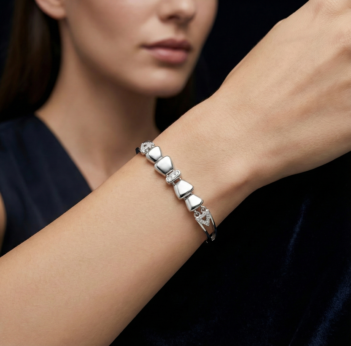 925 Starling Silver Polished Ribbon Bow Bracelet Adjustable with Crystal Center