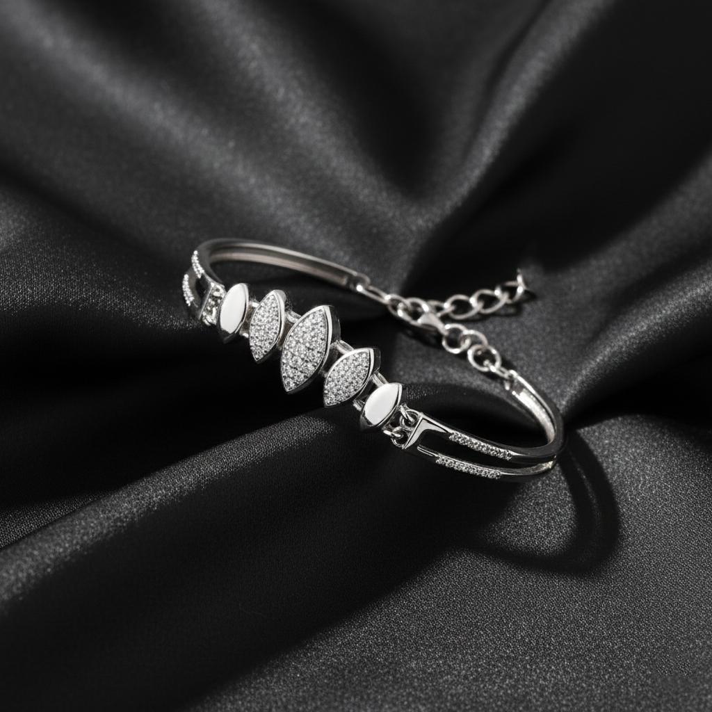 925 Sterling Silver Leaf-Shape Pavé CZ Bracelet for Women | BJBR-074