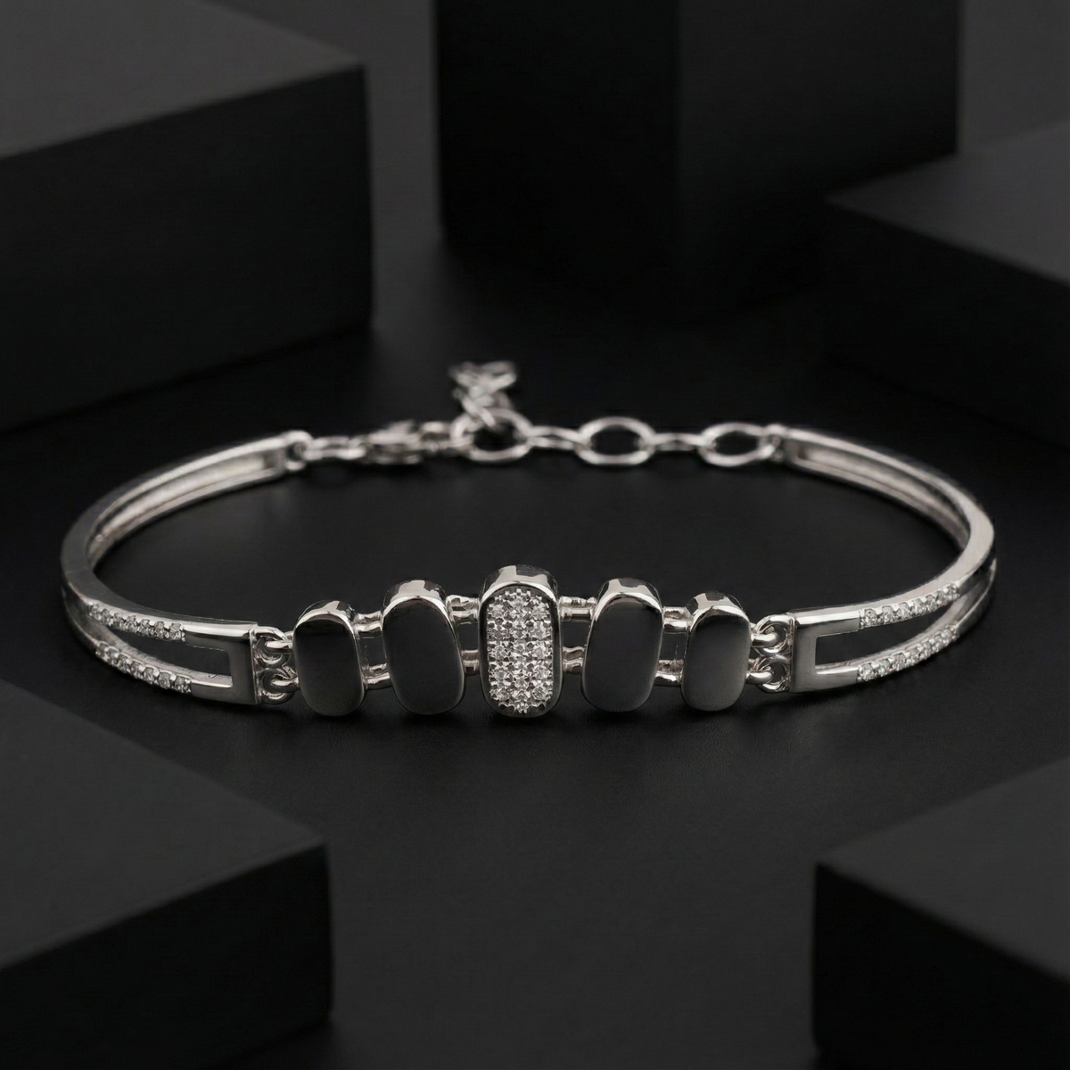 925 Sterling Silver Pavé CZ Oval Link Bracelet | Modern Design | BJBR-071