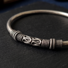 925 Sterling Silver Tribal Oxidized Kada Bangle – Handcrafted Ethnic Infinity Design