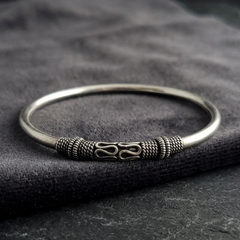 925 Sterling Silver Tribal Oxidized Kada Bangle – Handcrafted Ethnic Infinity Design