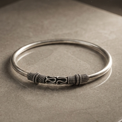 925 Sterling Silver Tribal Oxidized Kada Bangle – Handcrafted Ethnic Infinity Design